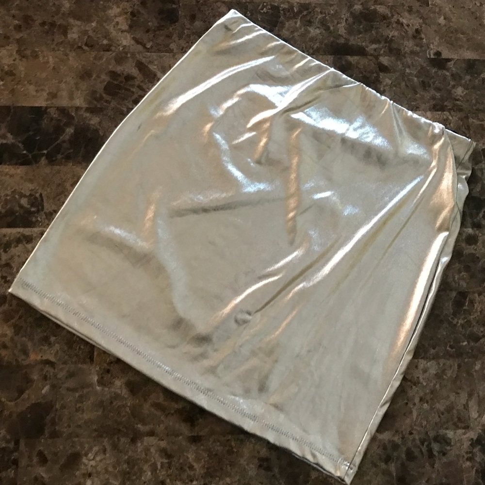 Silver mini skirt